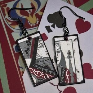5 For $25💫Cool Playing Card Queen Earrings